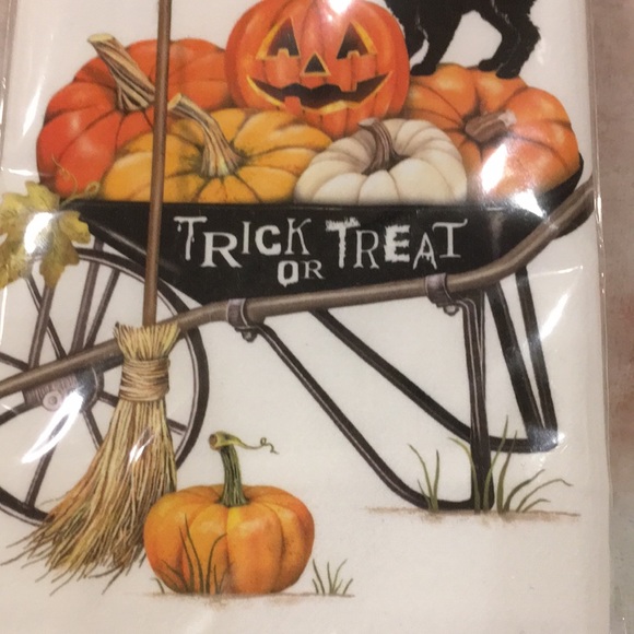 Trick or Treat Halloween Designer Kitchen Towel NWT mary lake thompson 30”x30” - Picture 3 of 10